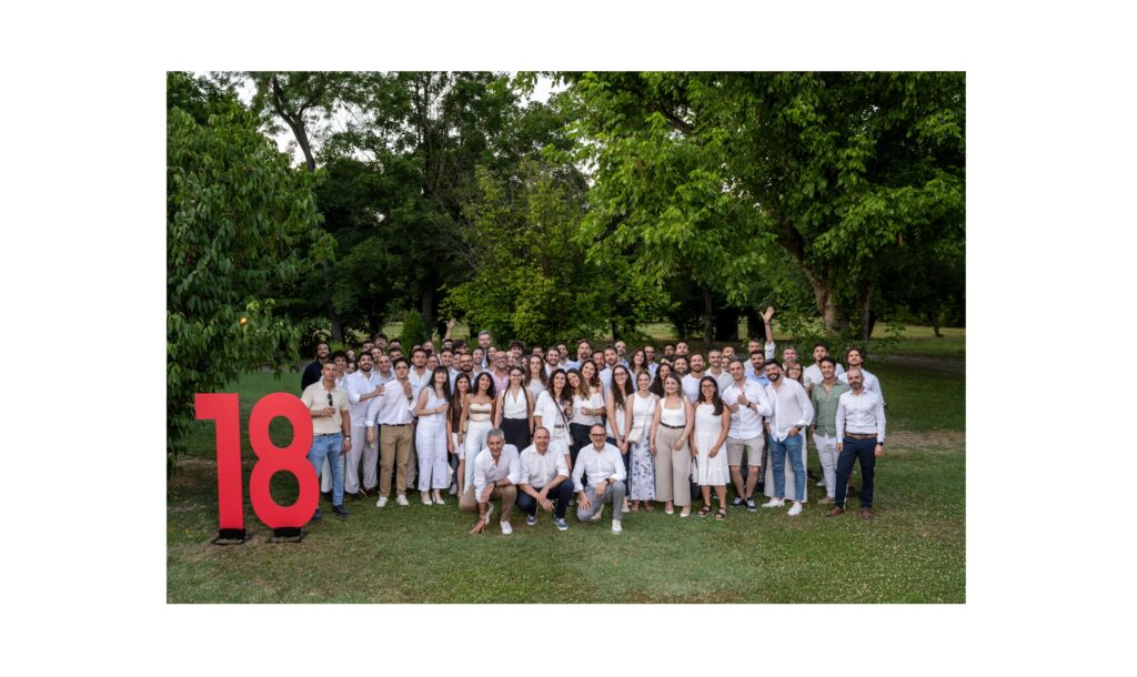 Makeitalia Team, 18 anni Makeitalia Makeitalia Team, 18 anni Makeitalia
